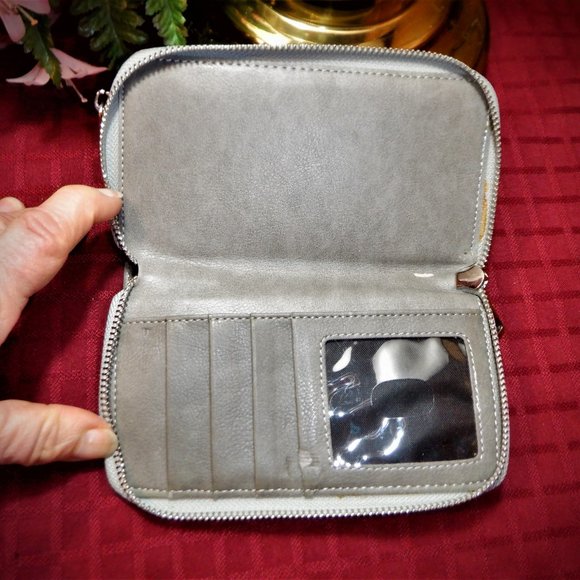 Brand NEW *** Leather ~ CLUTCH *** - Picture 2 of 3